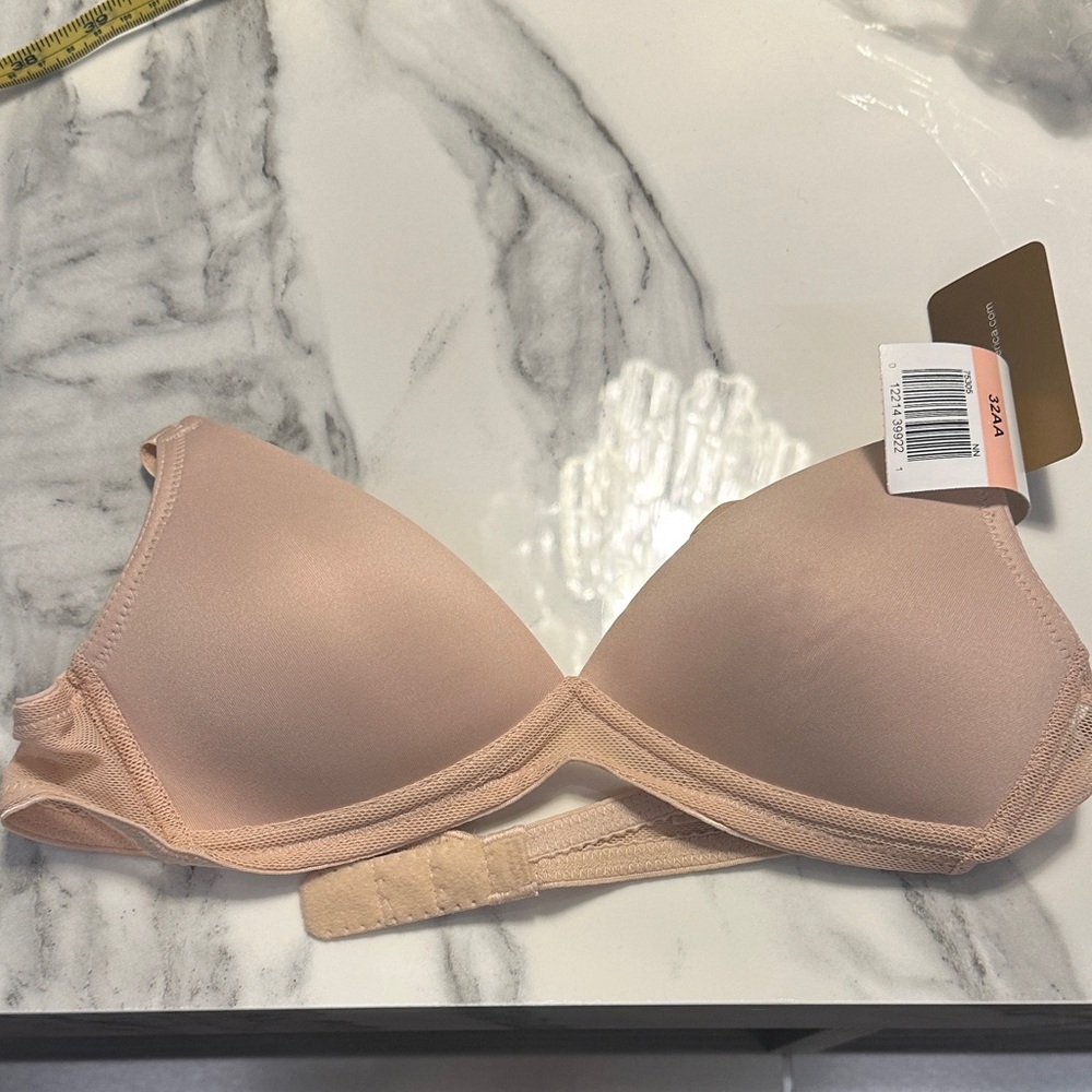 NWT Wacoal Petite Bra in nude